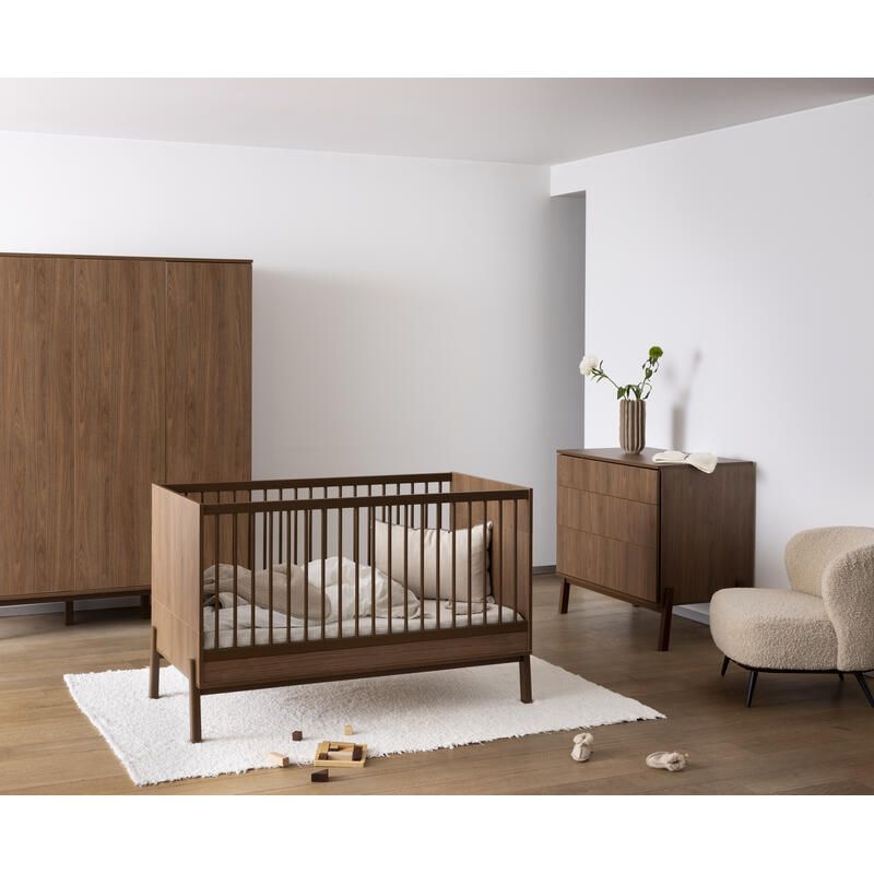 Chambre Trio Ashi Châtaignier Lit bébé 60x120cm + Commode + Armoire - quax