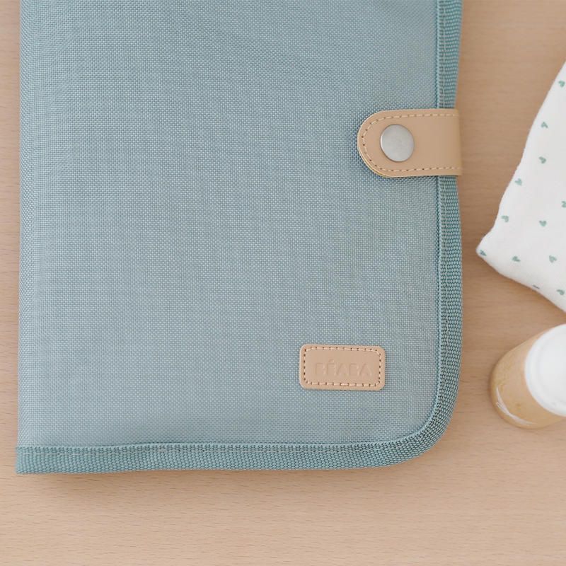 Protege Carnet De Sante Vert Sauge - beaba